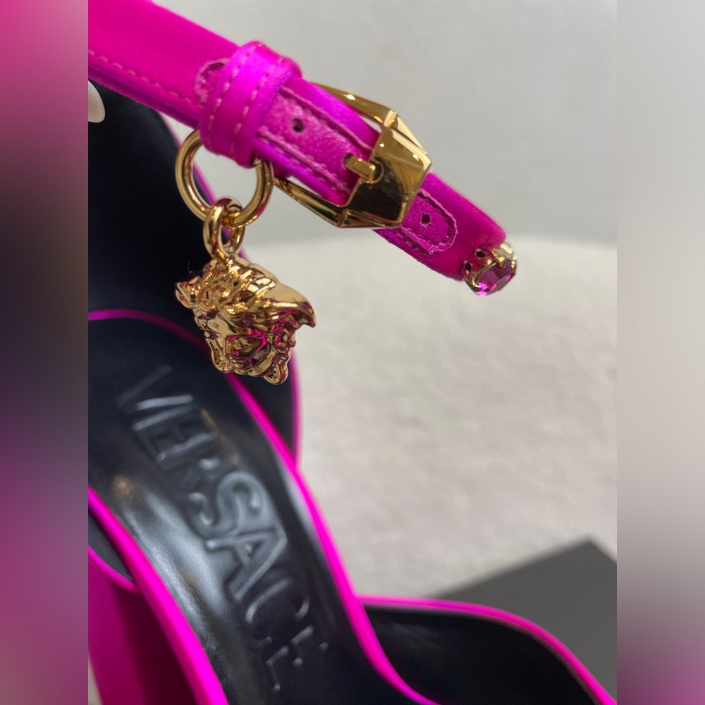 Sold-Versace Medusa Aevitas 125mm satin pumps - Picture 4 of 6